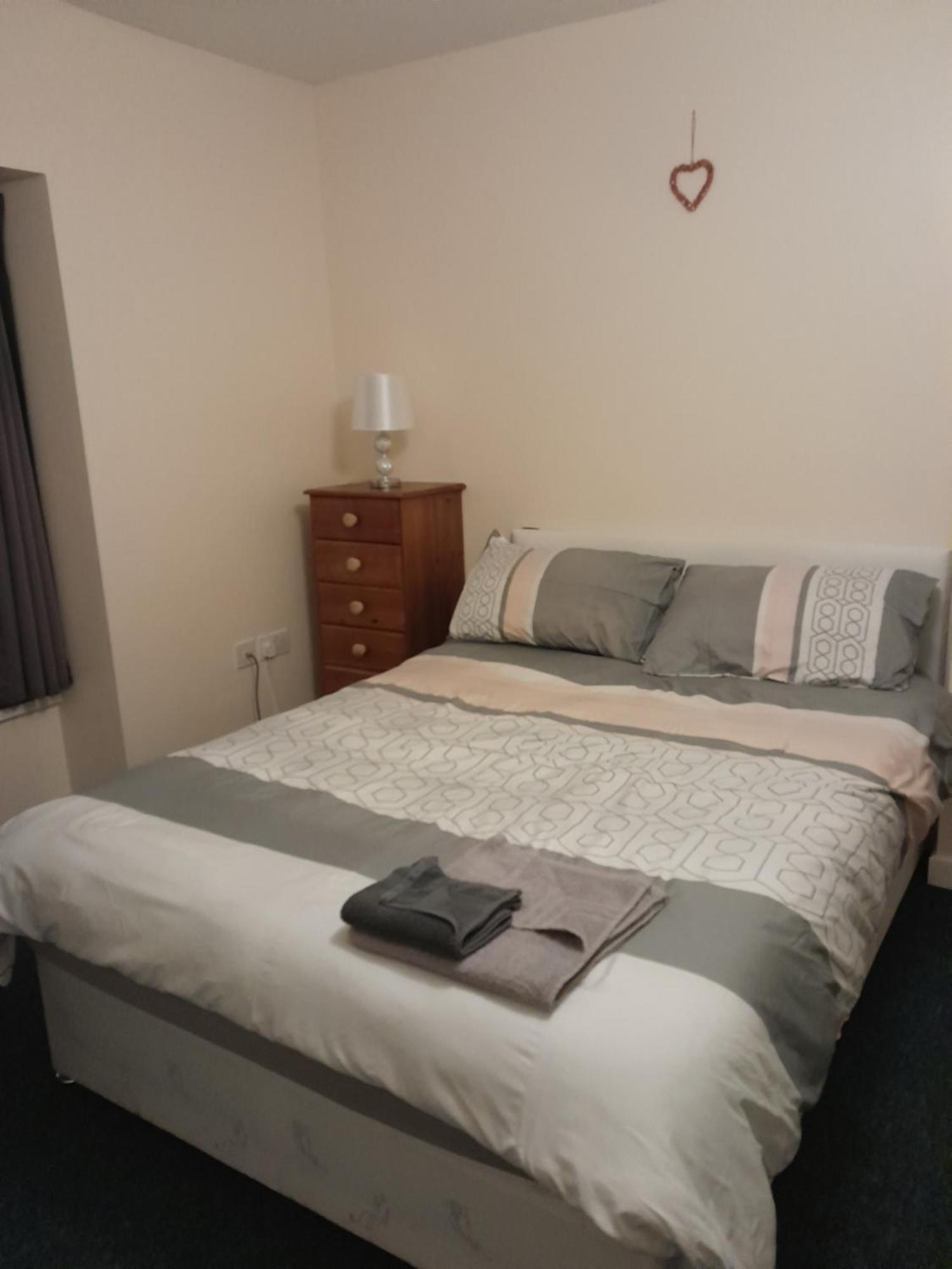 Kings Arms Guest House 埃布韦尔 外观 照片